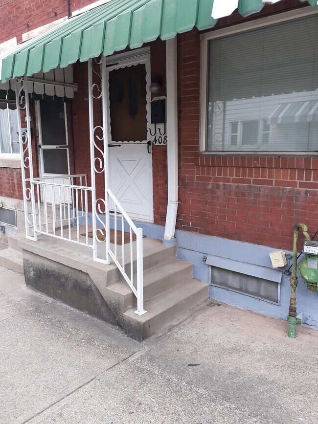Primary Photo - 408 Taylor St