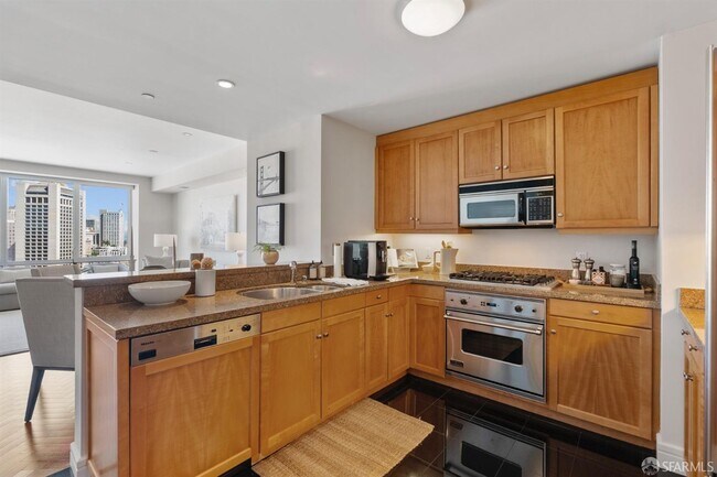 Building Photo - 765 Market St