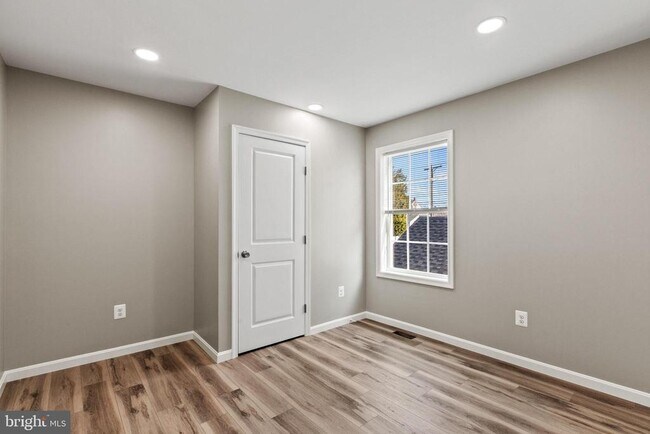 Building Photo - 41573 Church St