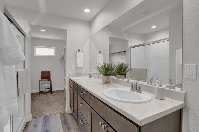 Building Photo - 3719 Venice Grove