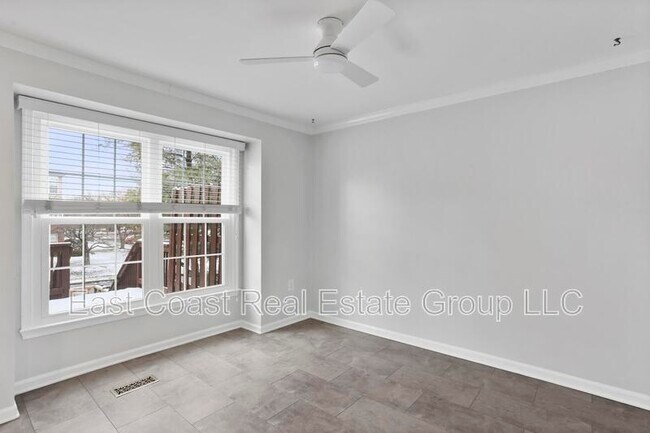 Building Photo - 8033 Hollow Reed Ct