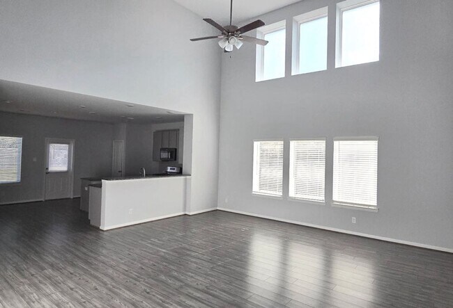 Building Photo - 10050 Pine Valley Ct