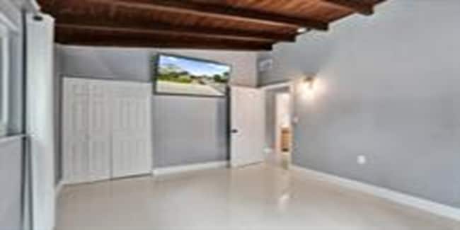 Building Photo - 4670 SW 25th Ave