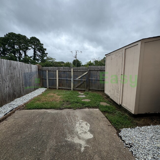 Building Photo - 3606 Chimney Creek Dr