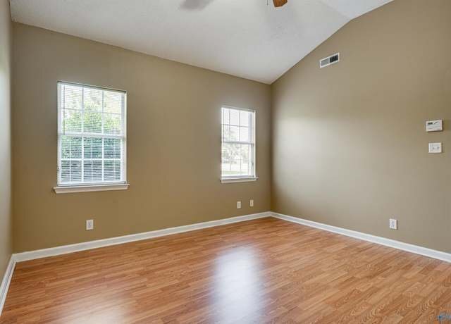 Building Photo - 206 Maddux Ct