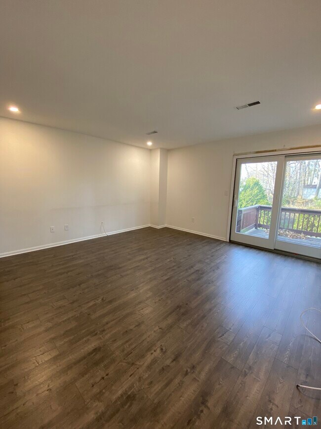 Building Photo - 108 Seaside Ave