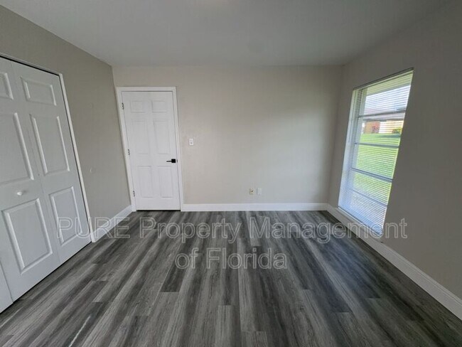 Building Photo - 5485 SE 30th Pl