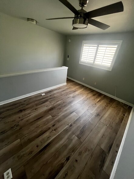Loft - 5525 Canoga Ave