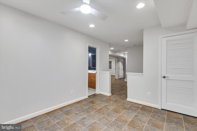 Building Photo - 427 Park Ave