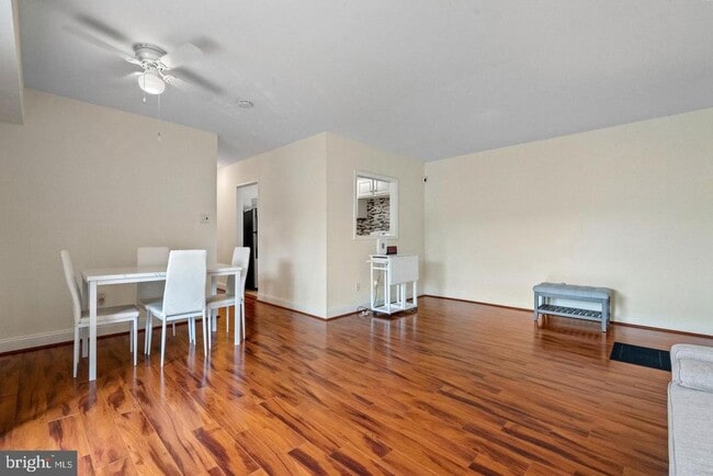 Building Photo - 7984 Audubon Ave
