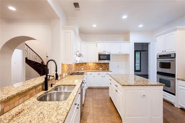 Building Photo - 2408 Lady of the Lake Blvd