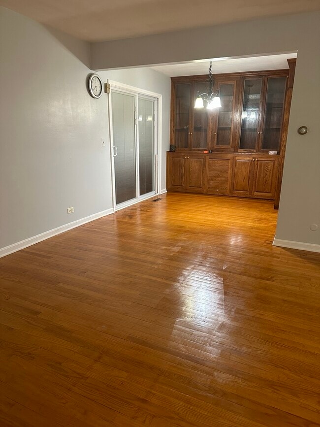 Building Photo - 1703 Colonial Ln