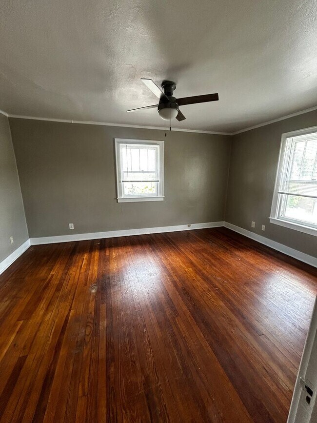 Building Photo - Washington Street Duplex