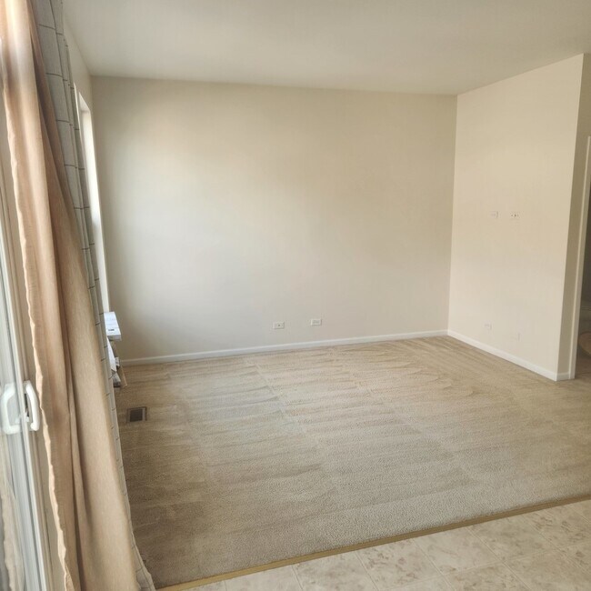 Building Photo - 830 Summit Creek Dr