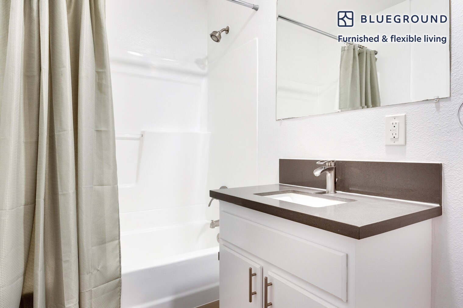 Building Photo - 747 Gayley Ave