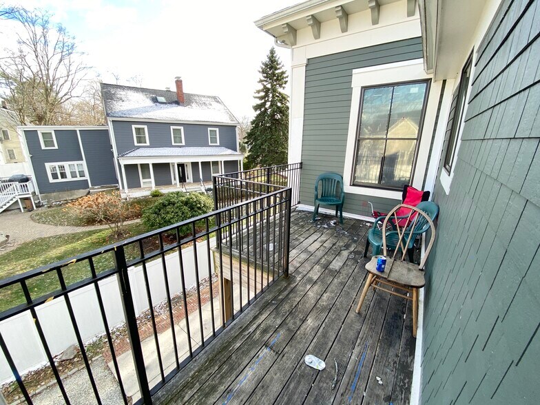 Building Photo - 89 Cedar St