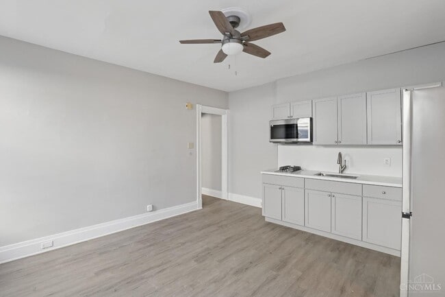 Building Photo - 1212 Bates Ave