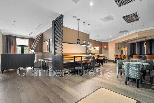 Building Photo - 3101 N Hampton Dr