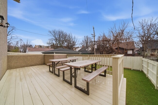Building Photo - 4545 N Lawndale Ave