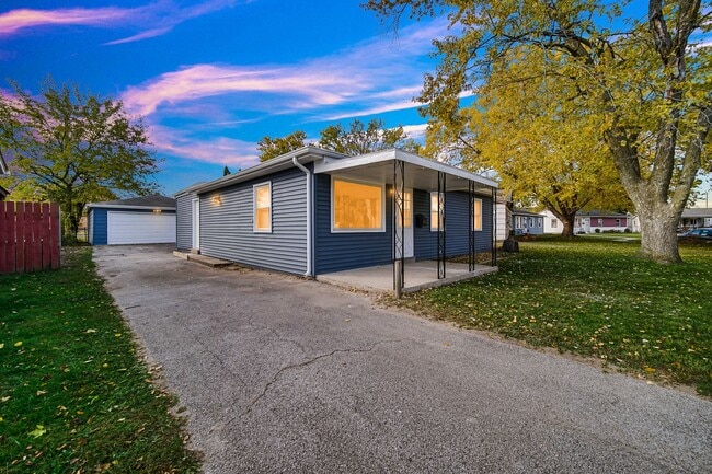 Building Photo - 3 Bedroom 1 Bathroom House for Rent!