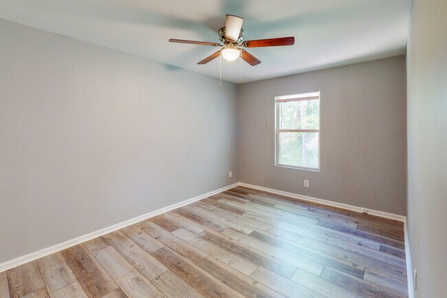 Bedroom 2 - 1003 Lowry Ave