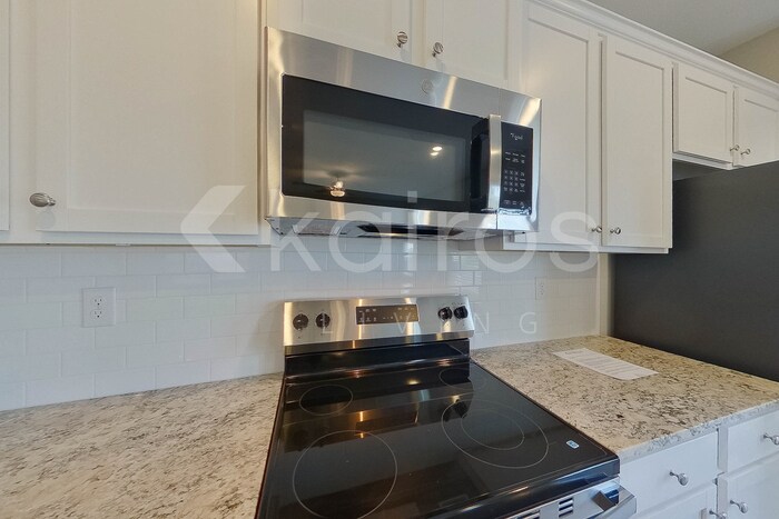 Building Photo - 948 Silent Barge Cv