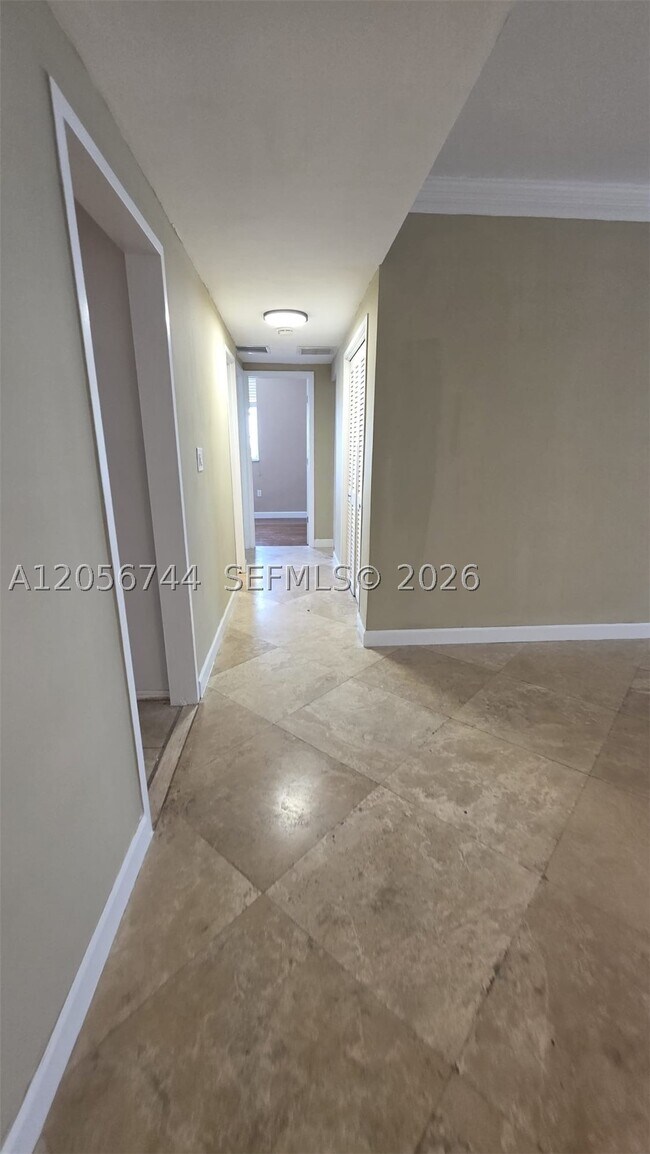Building Photo - 5825 Collins Ave