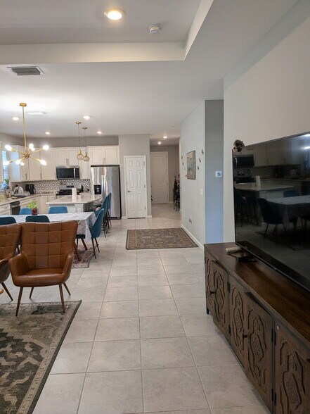 Building Photo - 17171 Anesbury Pl