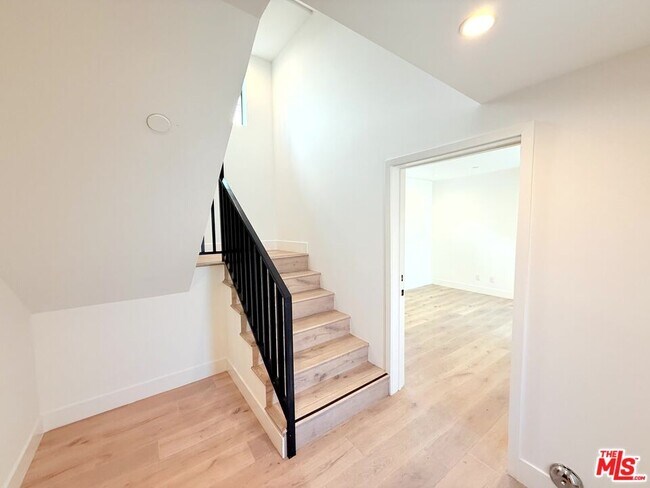 Building Photo - 3414 London St