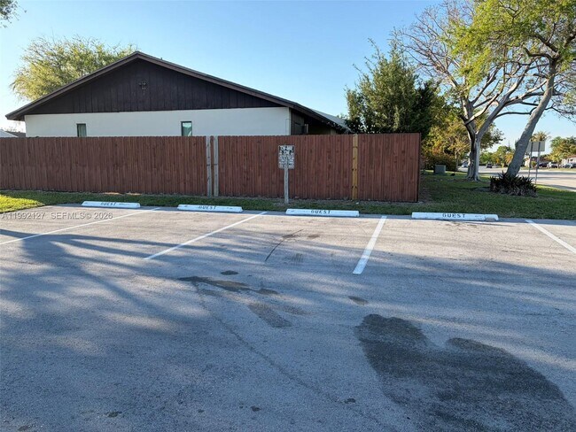 Building Photo - 11938 SW 122nd Ct