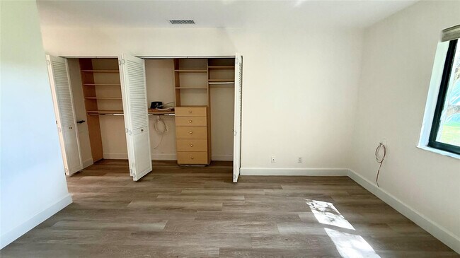 Building Photo - 110 NW 70th St