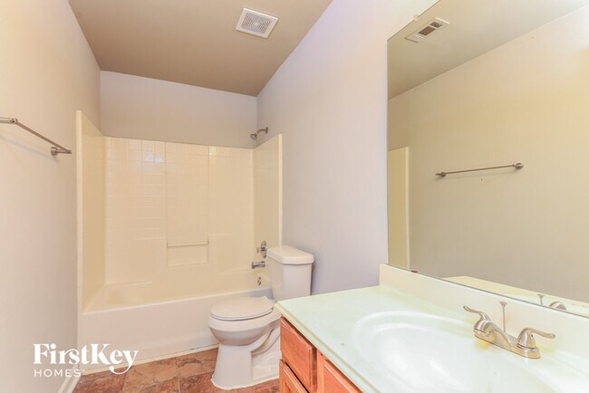Building Photo - 3605 Smoketree Dr