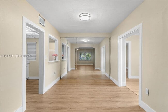 Building Photo - 1840 SW 63rd Ave