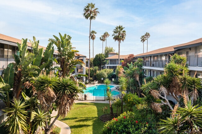 Building Photo - Lexington Courtyard