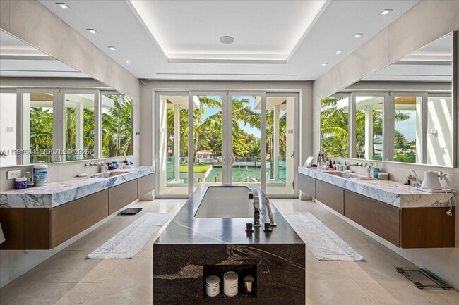 Building Photo - 3465 Meridian Ave