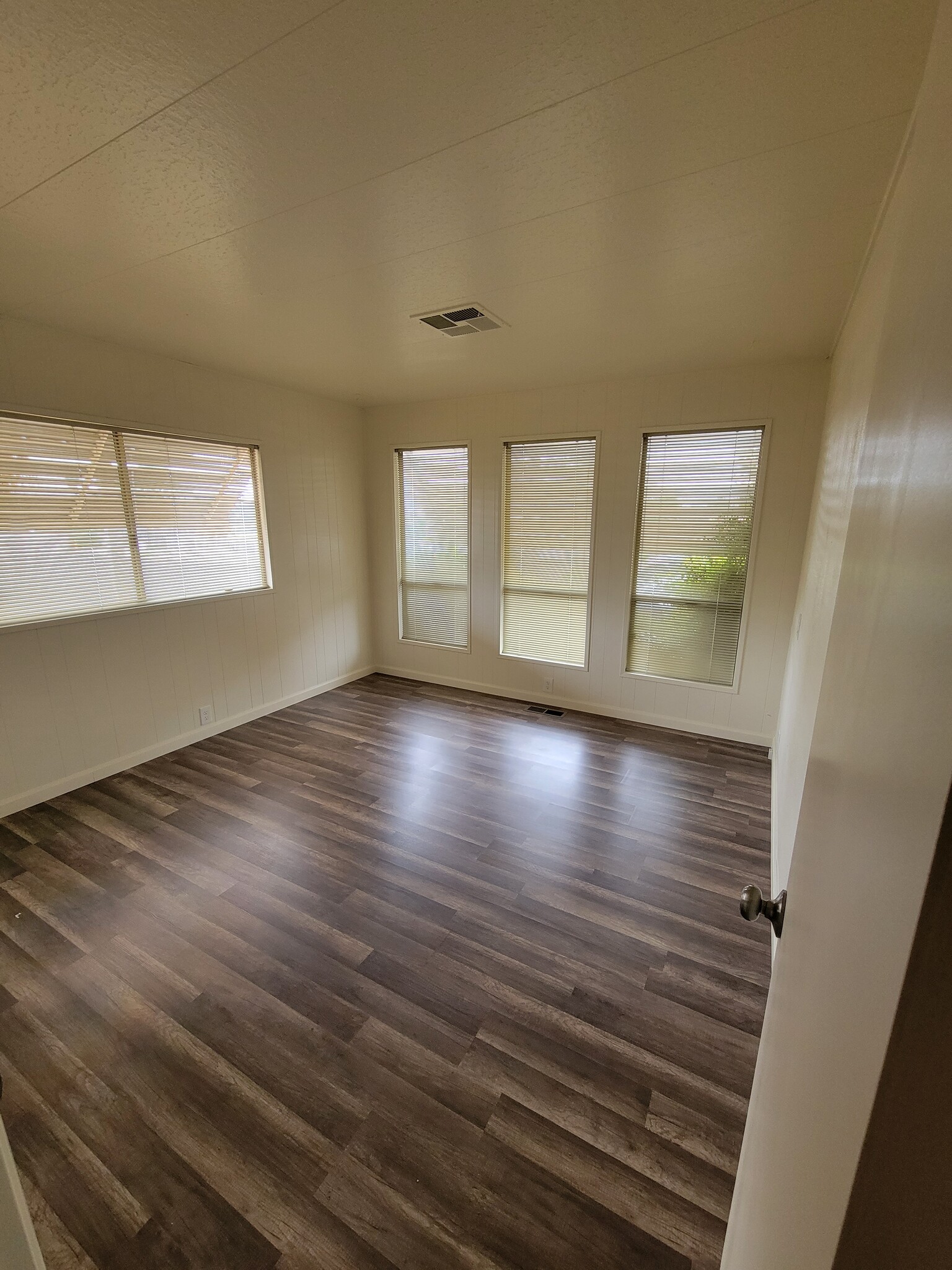 Building Photo - 14968 Vinehill St