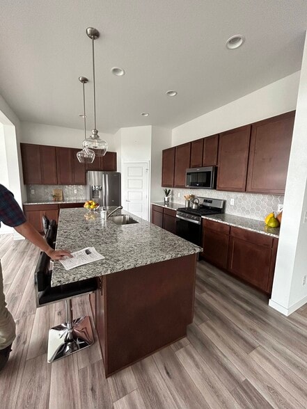 Building Photo - 17147 W 11th Ave