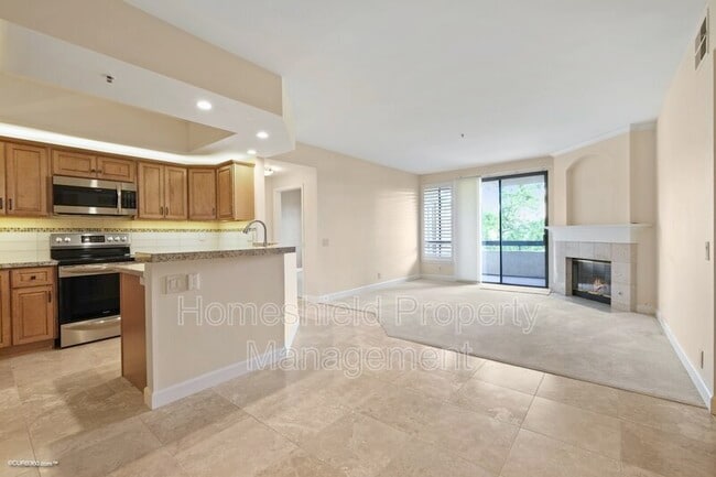 Building Photo - 5895 Friars Rd