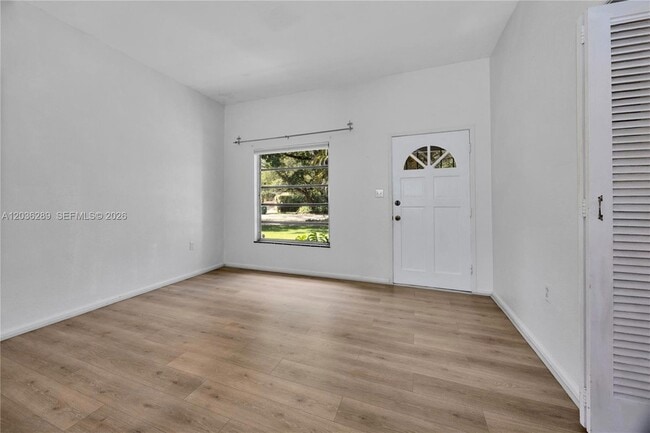 Building Photo - 5971 SW 48th St
