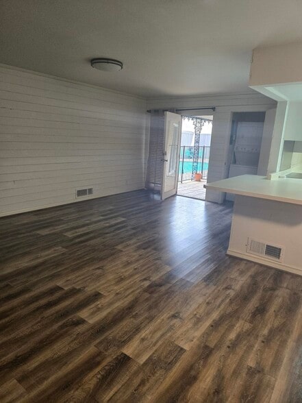 Building Photo - 8604 Baltimore Dr