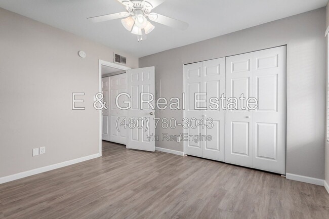 Building Photo - 4530 E Camino Cir