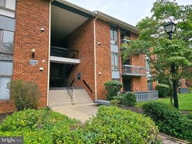 Building Photo - 114 Van Buren Rd