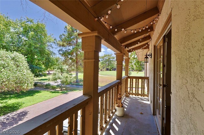 Building Photo - 3181 Pinehurst Dr