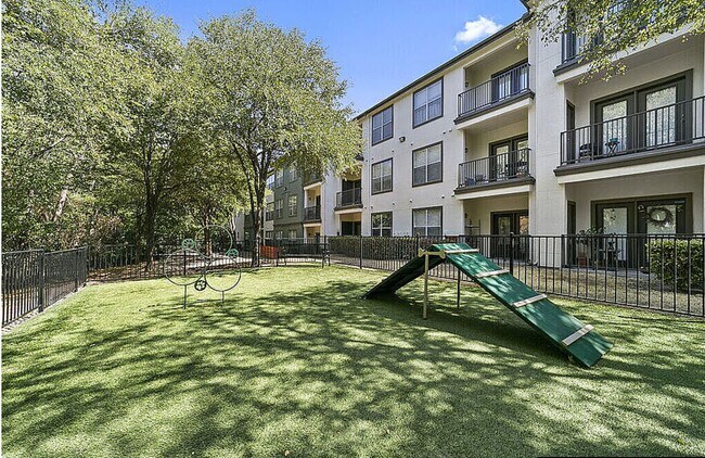 Building Photo - 9215 Garland Rd