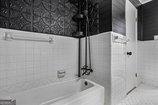Building Photo - 7121 Forest Dr SE