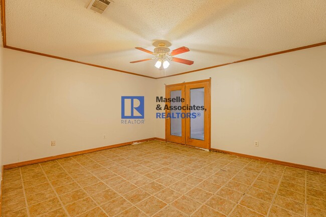 Building Photo - 3 Bed/2.5 Bath in Brookwood Subdivision