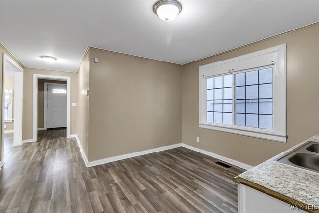 Building Photo - 114 Sawyer Ave