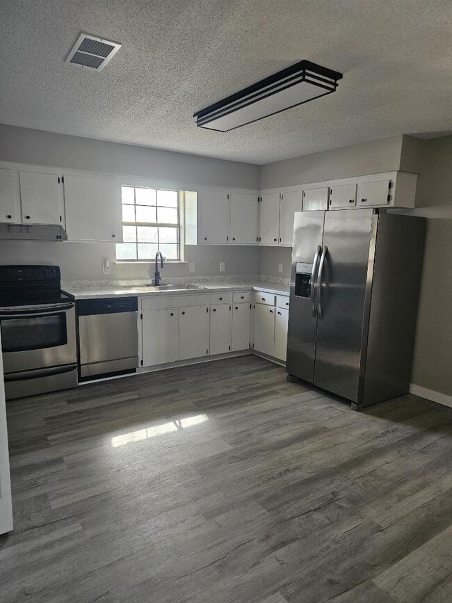 Building Photo - 102 North St