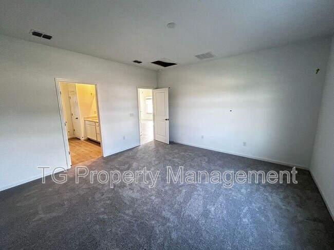 Building Photo - 6226 Mare Ave