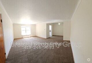 Building Photo - 2445 W Bancroft St